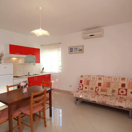 Maslina-1 By Interhome Srima