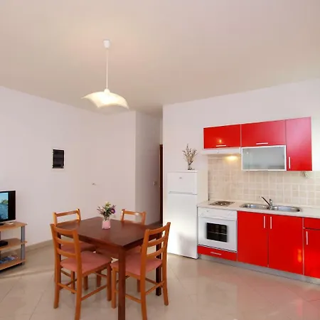 Maslina-1 By Interhome * Srima