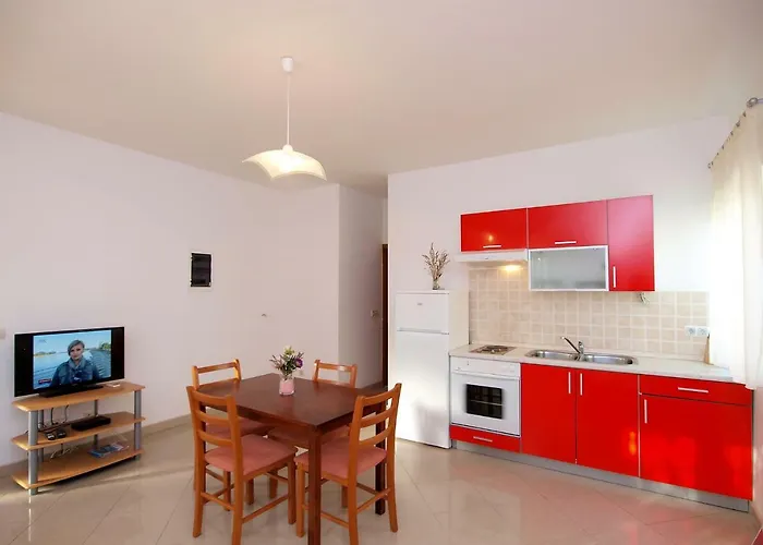 Maslina-1 By Interhome * Srima